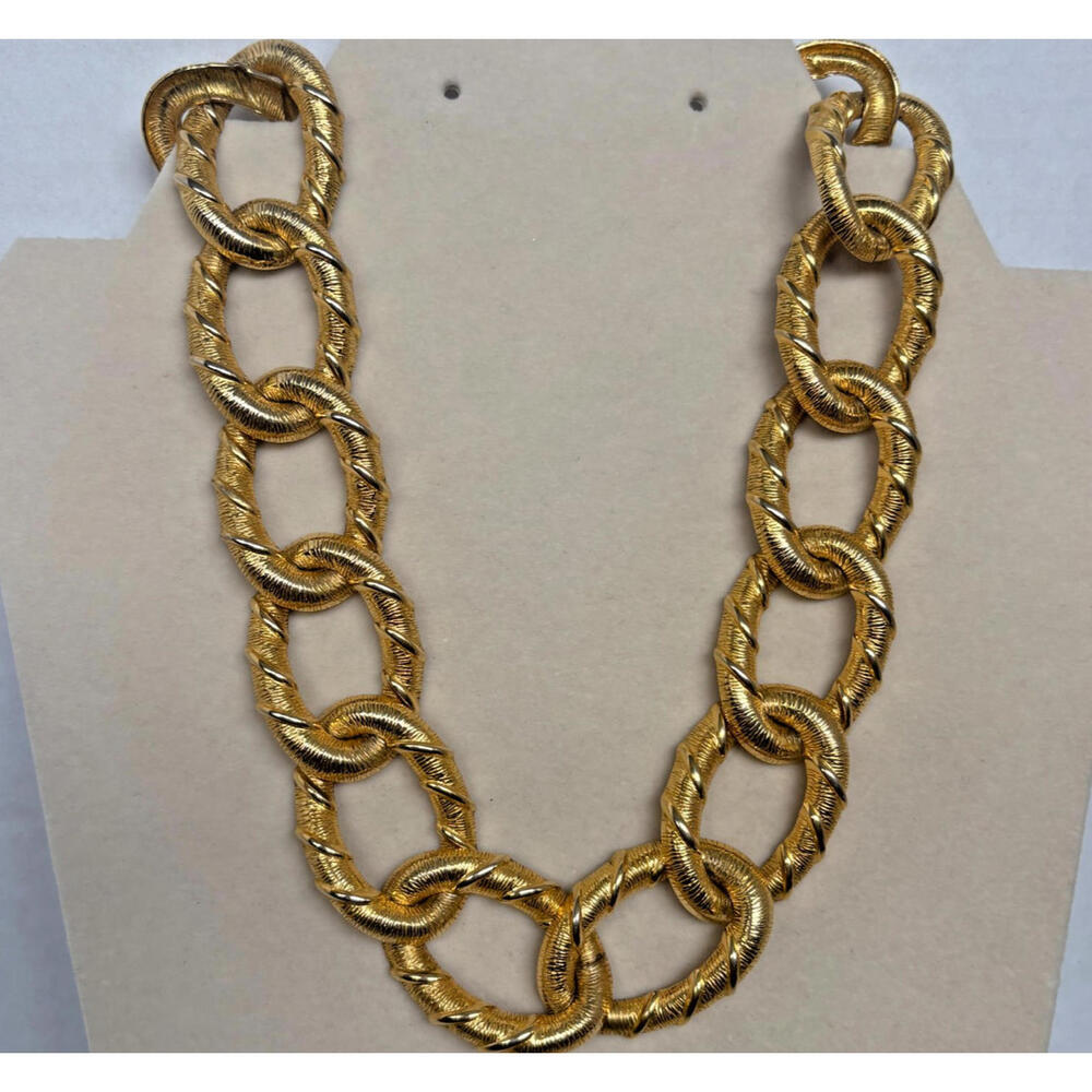 Vintage Gold Tone Large Open Rope Link Runway Necklace 18" Glam 80's Statement